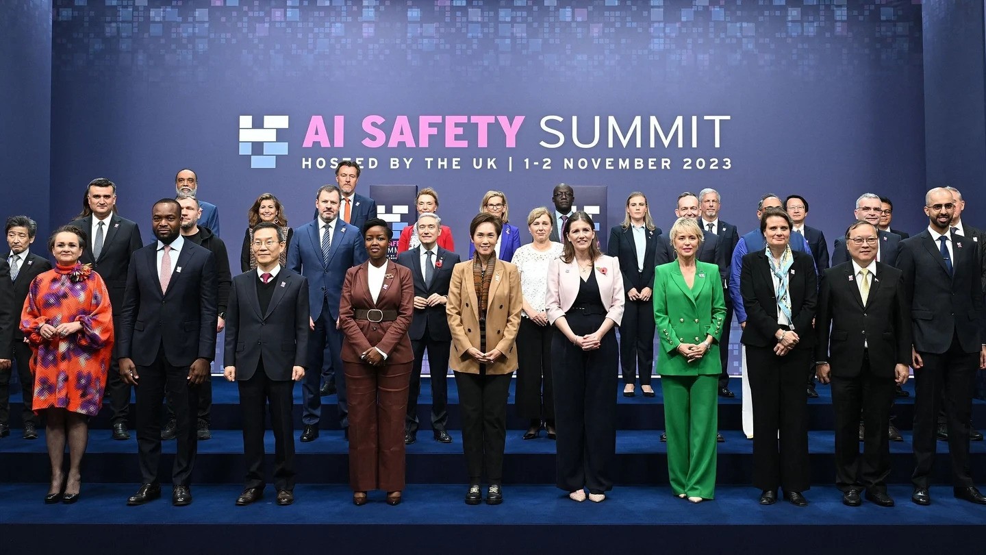 28 Nations and EU Ink First-Ever Global Pact to Mitigate AI Risks