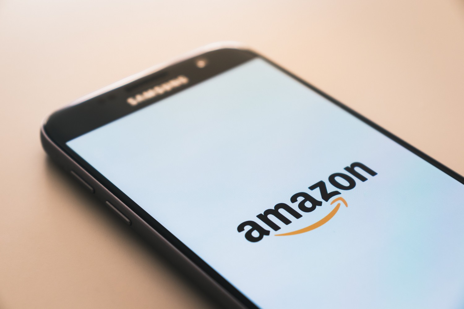 В Индии проходят антимонопольные рейды против ведущих продавцов Amazon 